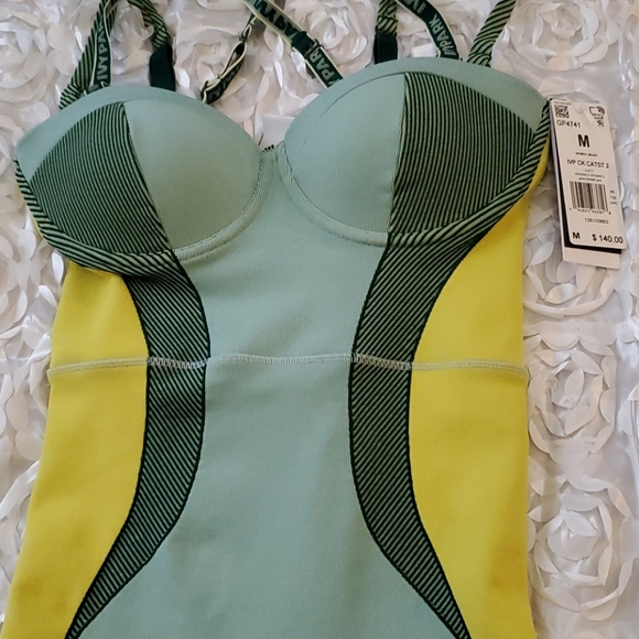 Catsuit - Picture 3 of 4